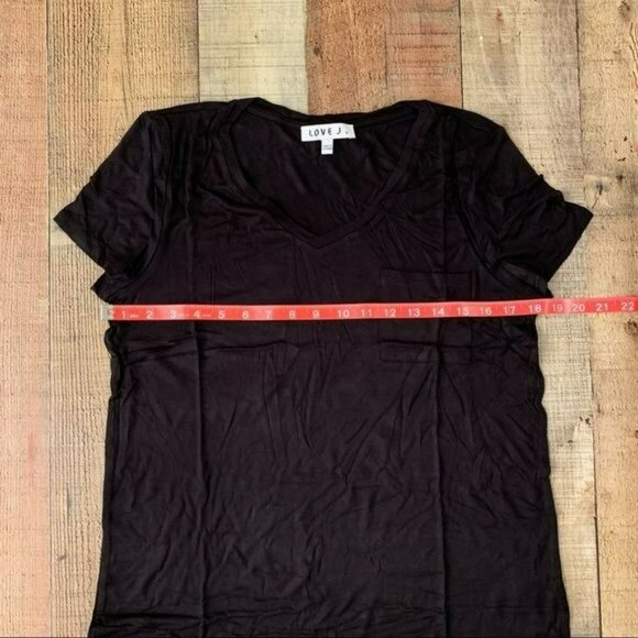 Love J women’s basic black short sleeve t-shirt with pocket size large - Picture 2 of 7